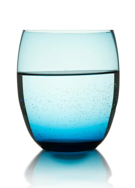 Vidro Com Água Mineral Pura Bolhas Branco — Fotografia de Stock