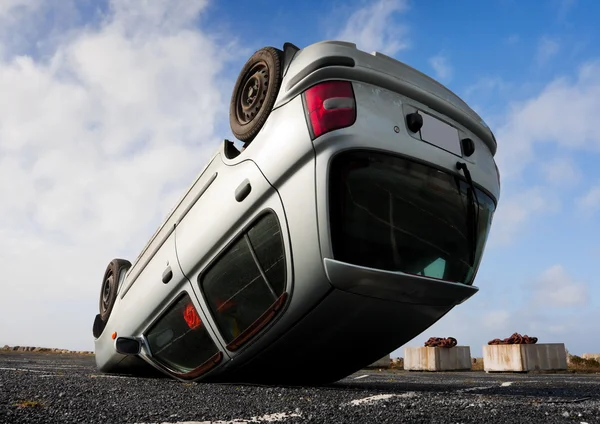 Car turned upside-down — Stock Photo, Image