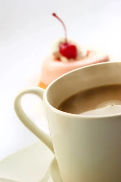 Ένα Φλυτζάνι Του Latte Καφέ Και Κέικ — Φωτογραφία Αρχείου