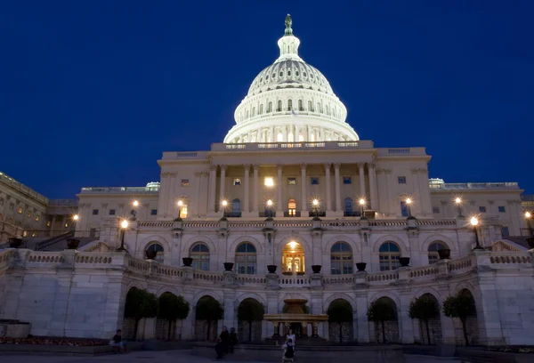El Capitolio de los Estados Unidos por la noche —  Fotos de Stock