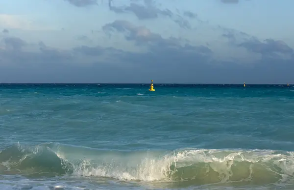 Morning waves at Caribbean sea — Stock Photo, Image