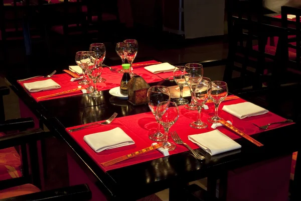 Restaurante conjunto de mesa aguardando convidados — Fotografia de Stock