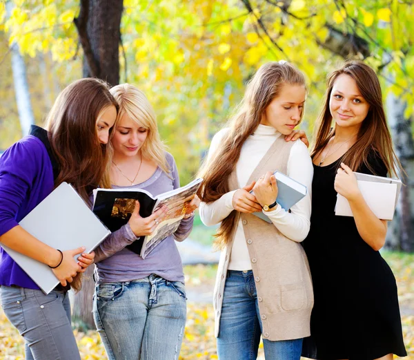 Students with books — Stock Photo, Image