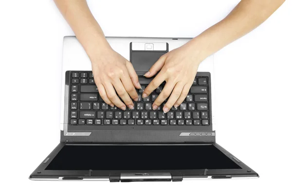Mãos no computador portátil — Fotografia de Stock