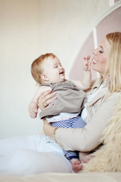 Mother Her Baby Home — Stock Photo, Image