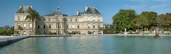 Luxembourg Palace and garden in Paris — Stock Photo, Image