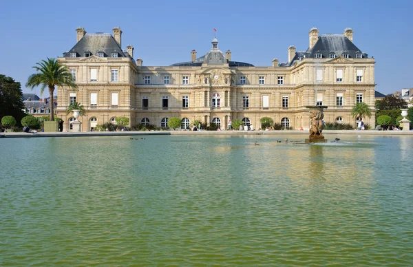 Luxembourg Palace and garden — Stock Photo, Image