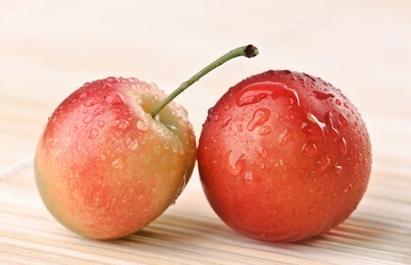 Plums with a water drops — Stock Photo, Image