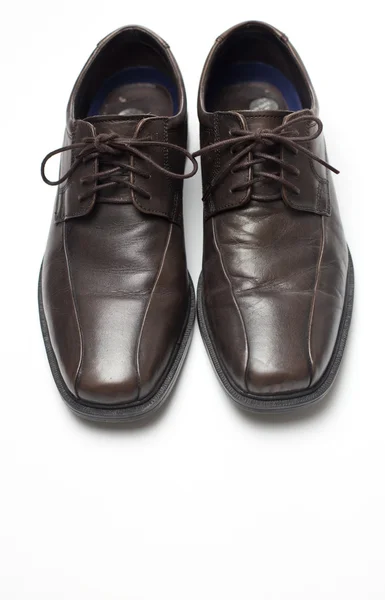 Bruine schoenen gebruikt — Stockfoto