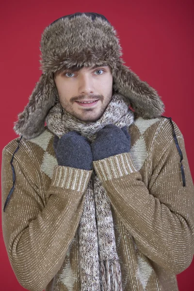 겨울 옷을 입은 남자 — 스톡 사진
