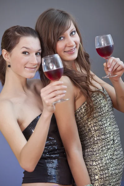Festa meninas com bebidas — Fotografia de Stock