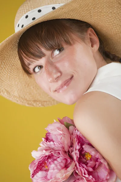 Summer woman with flowers — Stock Photo, Image