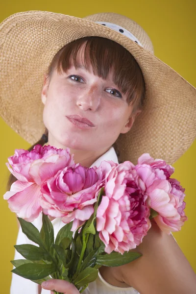Young Woman Flowers Sending Air Kiss Camera — Stock Photo, Image