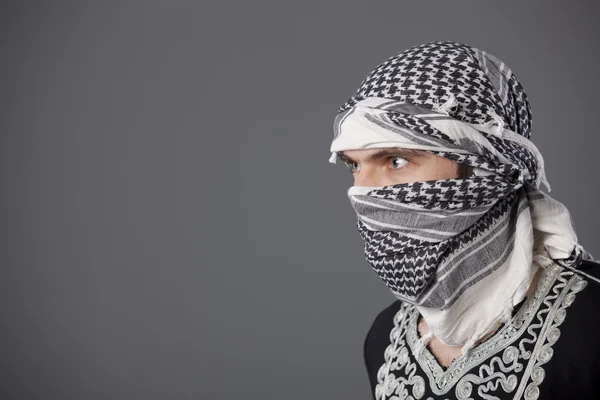 Portret Van Islamitische Man Hoofddoek Grijze Achtergrond — Stockfoto