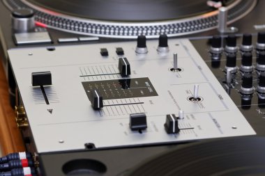 Denetleyici ve turntable karıştırma