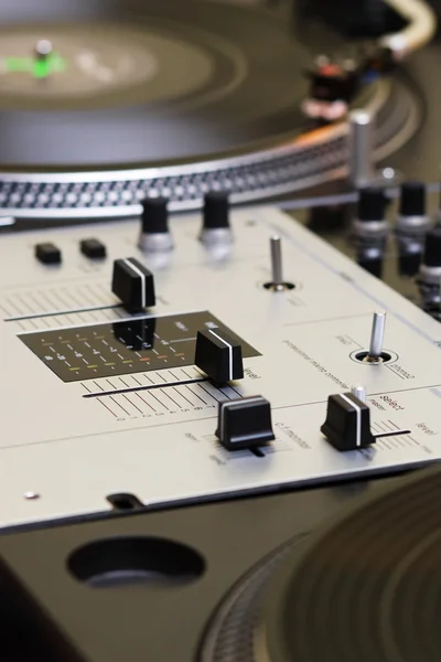 Mixing controller and turntables — Stock Photo, Image