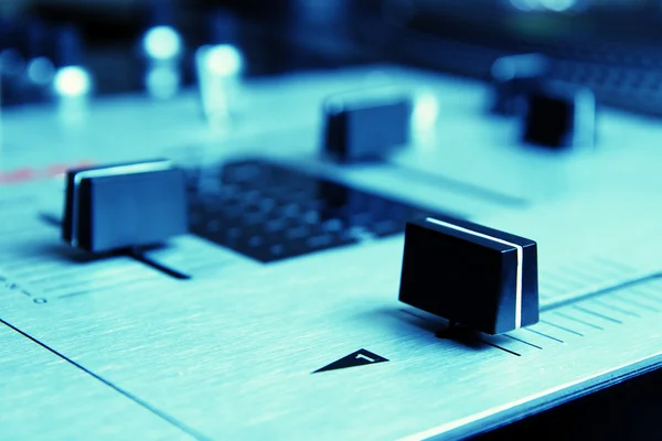 Profesjonalny kontroler mieszania DJ — Zdjęcie stockowe
