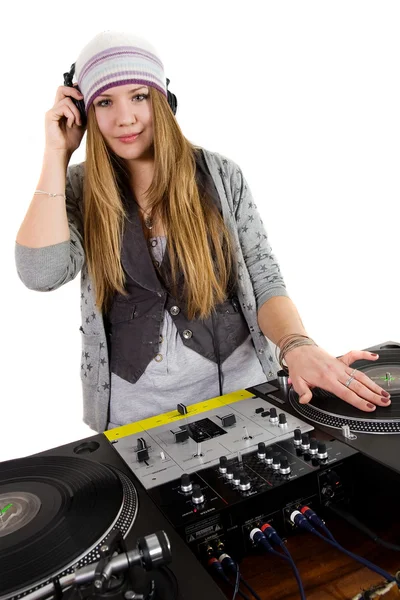 Молода жінка хіп-хоп DJ грає — стокове фото