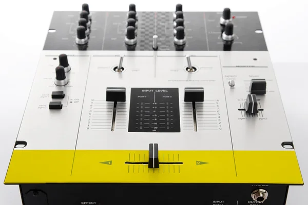 Controlador de mezcla de audio profesional para DJ — Foto de Stock