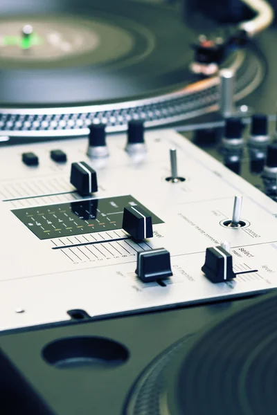 Mixing controller and turntables — Stock Photo, Image