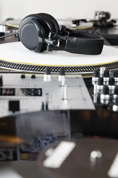 Υψηλής Ποιότητας Ηχητικό Εξοπλισμό Για Hip Hop Disc Jockey — Φωτογραφία Αρχείου