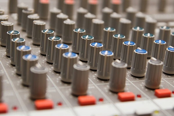 Детали студийного миксера
