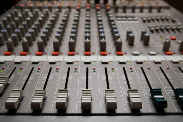 Primer Plano Del Equipo Grabación Audio Profesional Para Múltiples Propósitos —  Fotos de Stock
