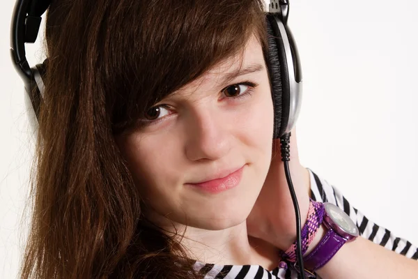Портрет девушки-подростка DJ — стоковое фото