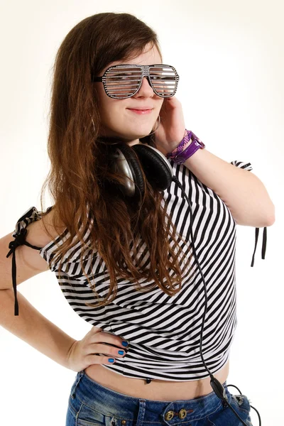 Yound menina DJ posando isolado — Fotografia de Stock