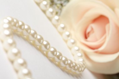 Pearl necklace clipart