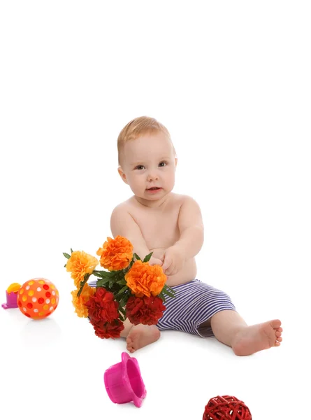 Bebê Jovem Com Flores Isoladas Branco — Fotografia de Stock