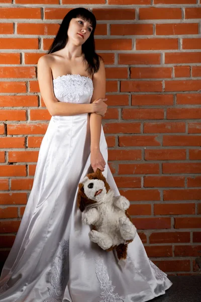 Szépség Menyasszony Elszigetelt Téglafal Háttér — Stock Fotó