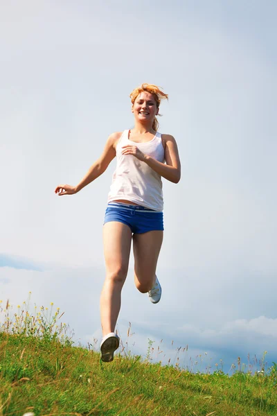 달리는 소녀 — 스톡 사진