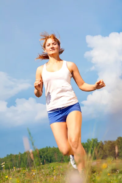 Běžící dívka — Stock fotografie