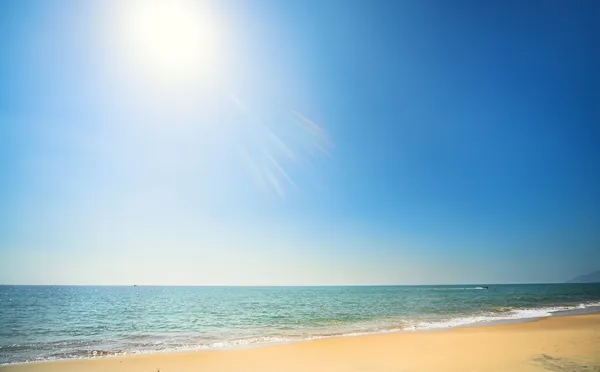Sunny beach — Stockfoto