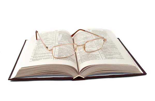 Kniha s brýlemi — Stock fotografie