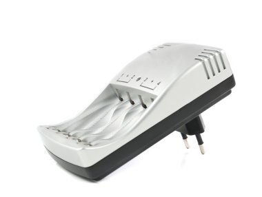 beyaz zemin üzerinde şarj cihazı