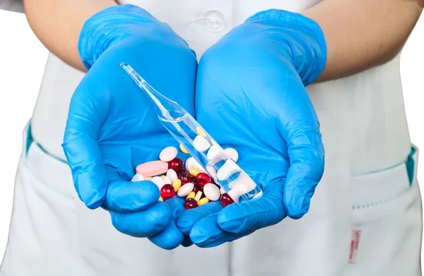 Drugs in the hands of a doctor — Stock Photo, Image