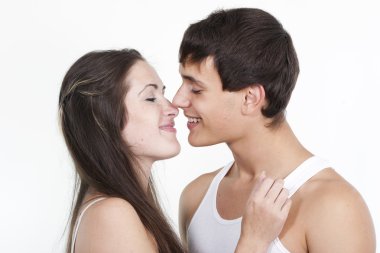 güzel genç çift öpüşme