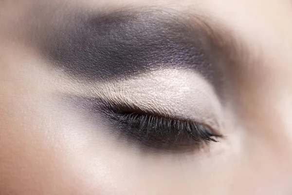 Beautiful violet makeup — Stock Photo, Image