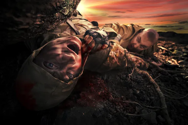 Мертвое тело солдата — стоковое фото
