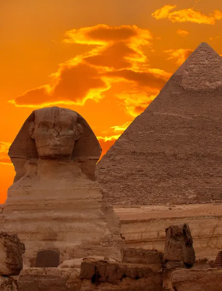 A szfinx és a nagy piramis, Egyiptom — Stock Fotó