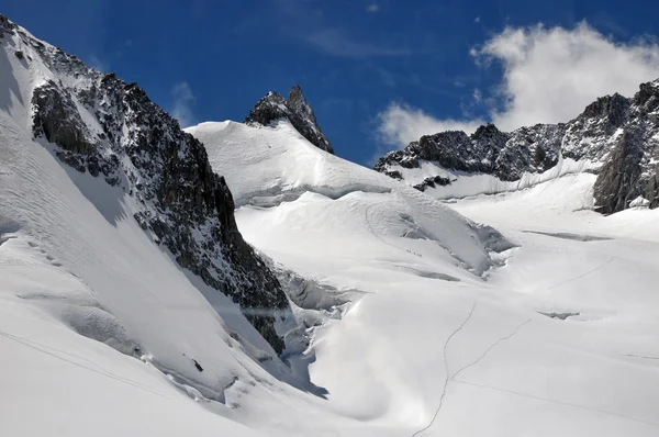 白雪皑皑的阿尔卑斯山法国 — 图库照片