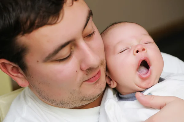 Vader en zijn baby — Stockfoto