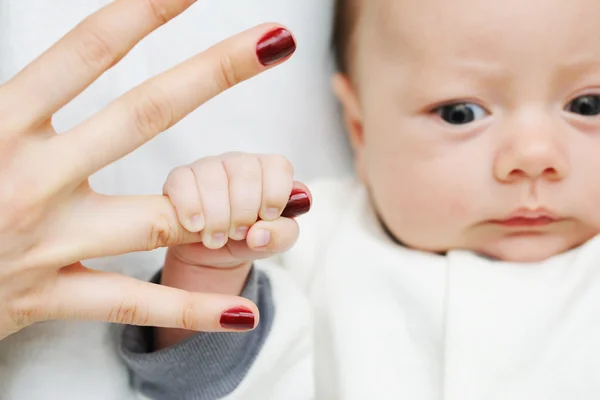 Baby's hand — Stockfoto