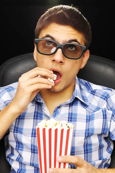 Jonge Man Kijken Naar Film Bril Cinema — Stockfoto