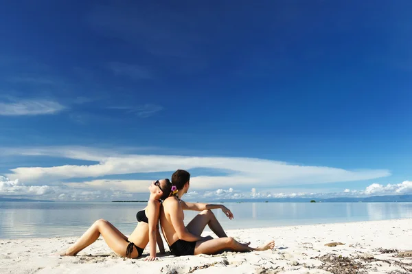 Couple Tropical Beach — Stock Photo, Image