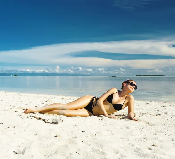 Girl Tropical Beach — Stock Photo, Image