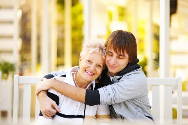 Felice madre e figlio — Foto Stock