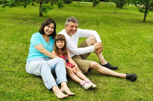 Family outdoors — Stock Photo, Image